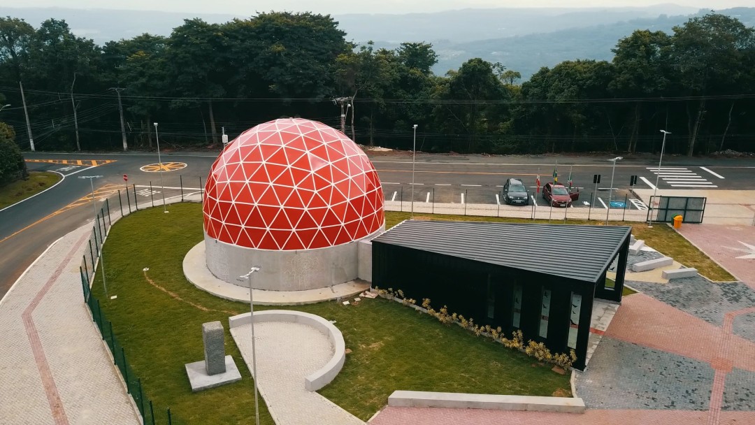 Parque Astronômico Albert Einstein fomenta o estudo do universo, em Criciúma