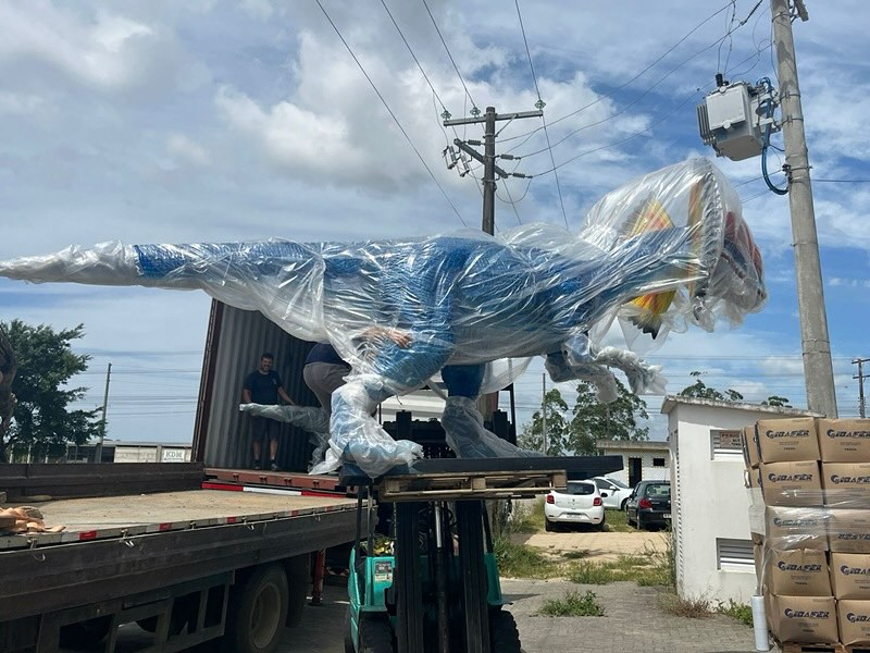 Parque Belinzoni recebe dinossauros animatrônicos e promete experiência imersiva em Araranguá