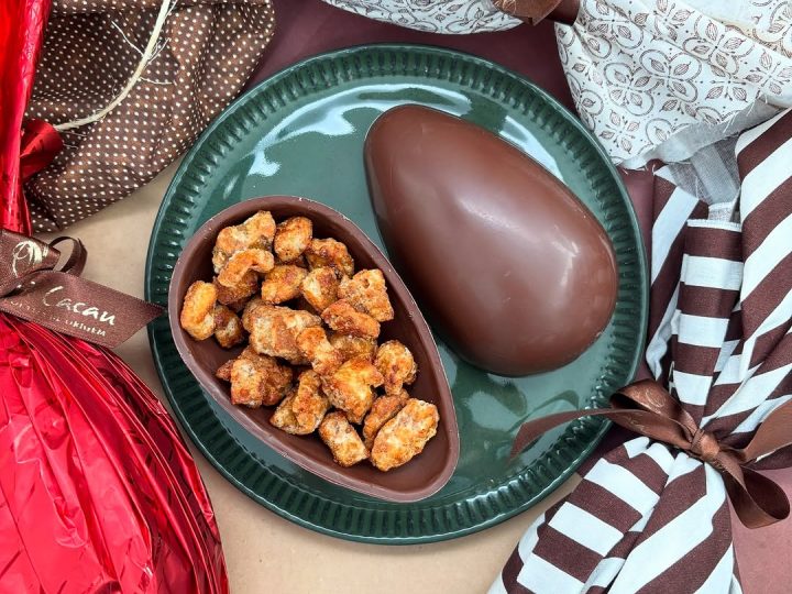 Chocorresmo: iguaria de chocolate com torresmo atrai consumidores à Nova Veneza nesta Páscoa