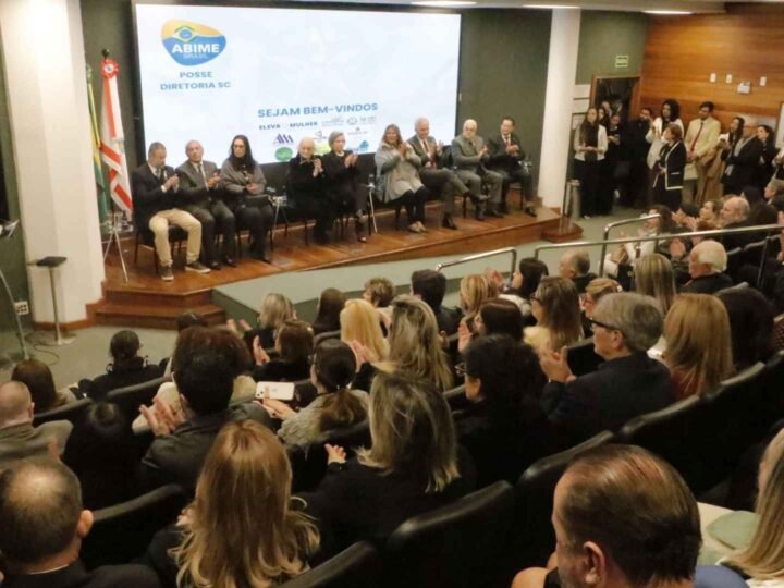 ABIME-SC realiza cerimônia de posse na Alesc com reforço ao protagonismo feminino na comunicação digital