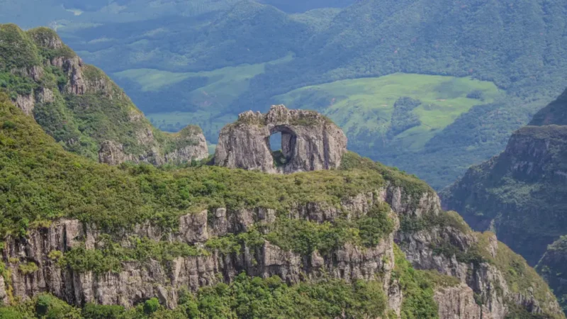 Turismo internacional dispara e coloca Santa Catarina no topo dos destinos brasileiros