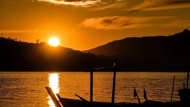 Onde ver o pôr do sol no Sul de Santa Catarina: dicas de cenários inesquecíveis