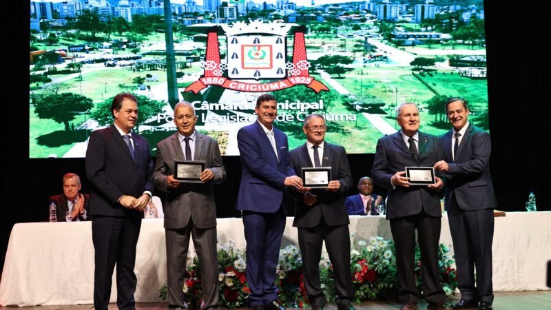 Câmara de Criciúma homenageia ex-presidentes e servidores em Sessão Especial
