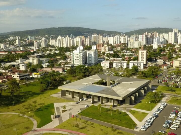 Como será o verão em SC? Tendências climáticas que podem influenciar seu roteiro de viagem