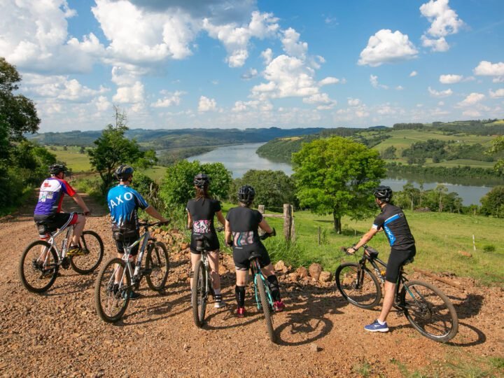 O boom do cicloturismo: novos trajetos e turismo sustentável ganham força em 2026