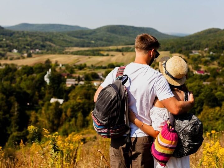 Por que Millennials e Gen Z planejam viagens de forma tão diferente?