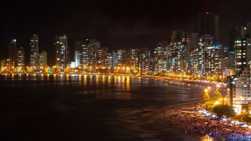 Turismo noturno começa a ganhar espaço e movimenta cidades do Sul catarinense