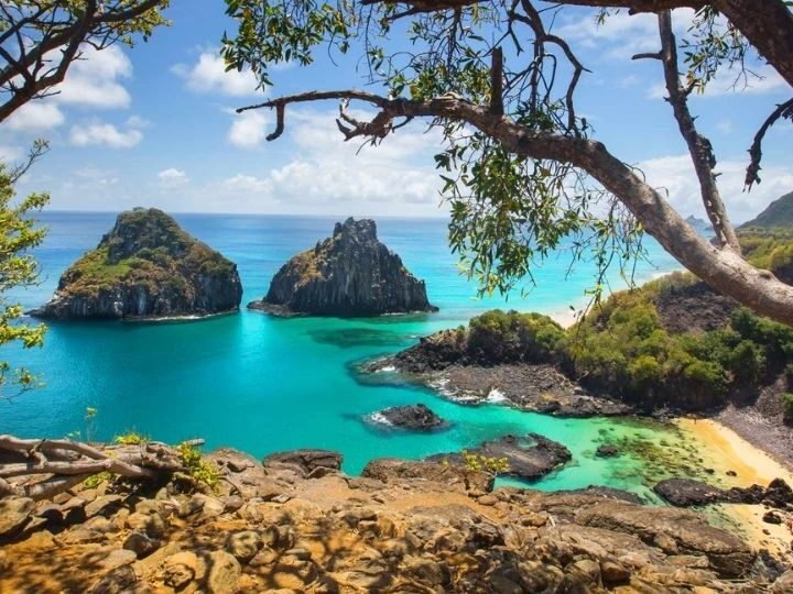 Trade turístico de Noronha recebe formação para reduzir impactos socioambientais na ilha