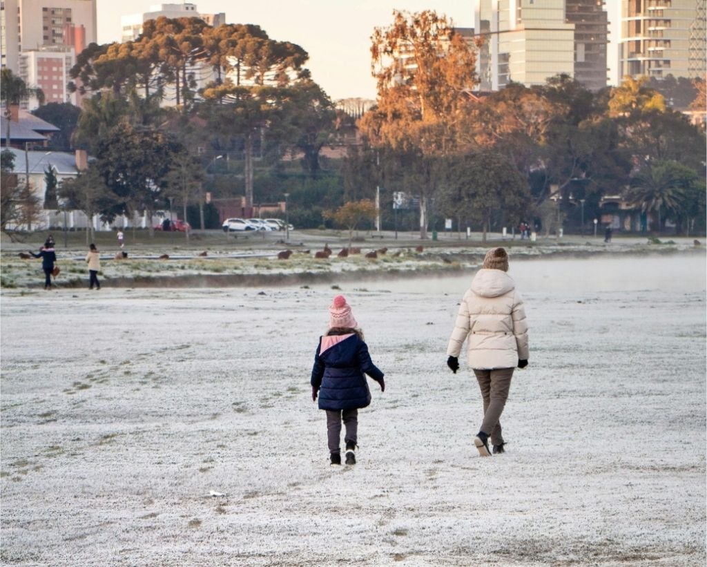 Temporada de neve na América do Sul: inexperiência com temperaturas extremas estimula procura por seguro viagem de ampla cobertura