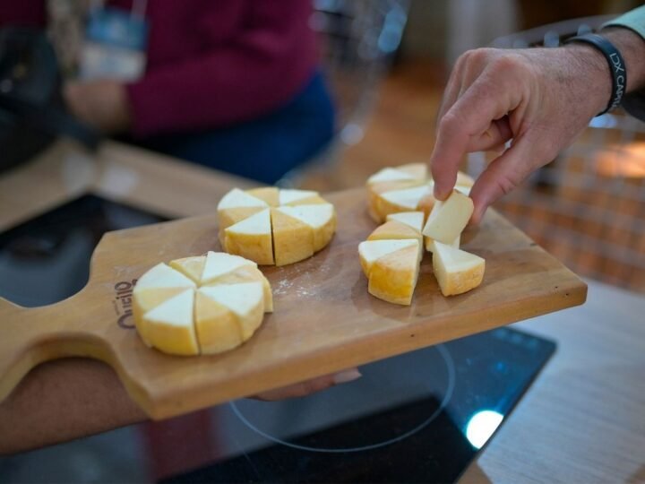 Festival do Queijo Artesanal de Minas terá oficinas gastronômicas e agenda de relacionamento com compradores de vários estados