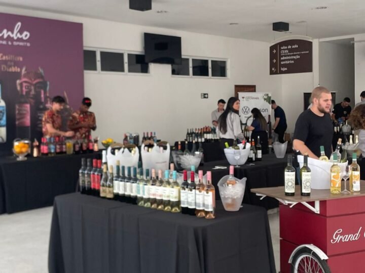 12ª Curitiba Expovinhos reúne mais de 400 rótulos no Mercado Municipal