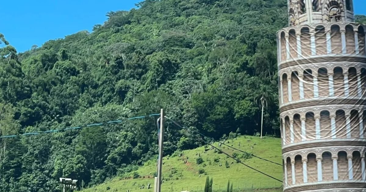Você sabia? Santa Catarina tem uma Torre de Pisa no Sul catarinense