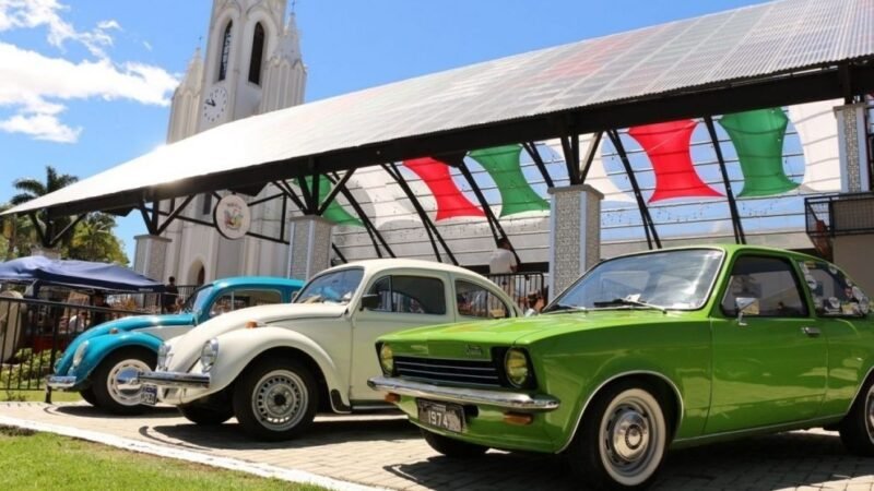 Cocal do Sul promove sábado de atrações com encontro de carros antigos e programação para toda a família