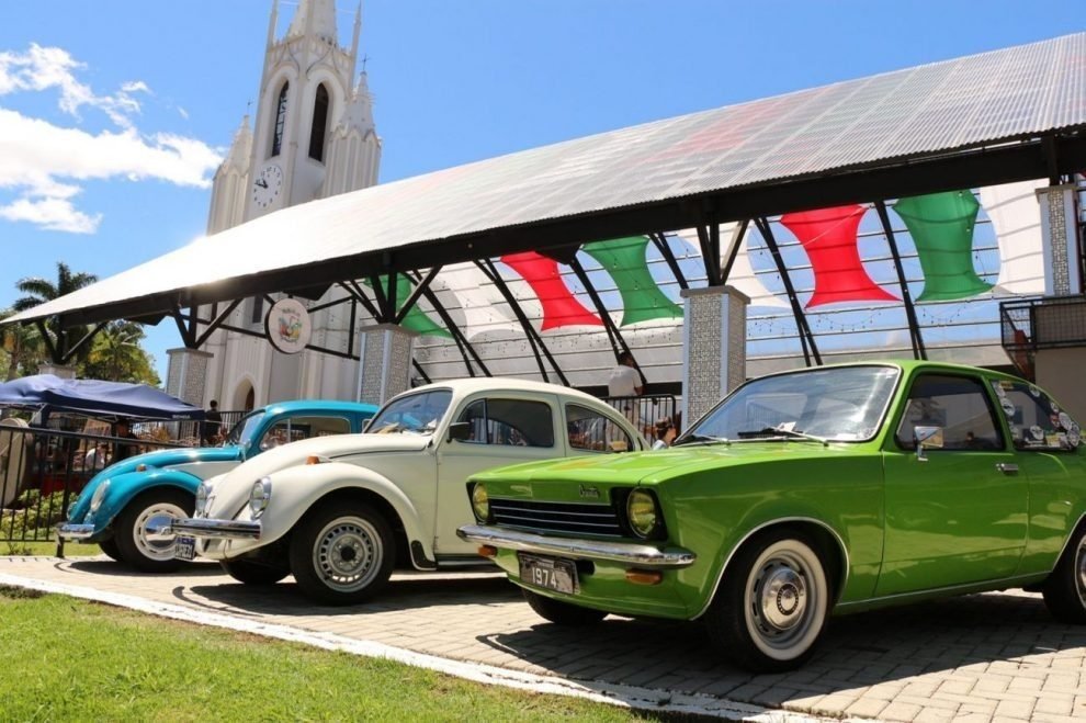 Cocal do Sul promove sábado de atrações com encontro de carros antigos e programação para toda a família